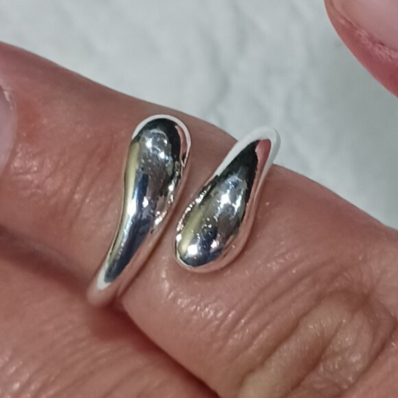 Source Unknown Jewelry - NWOT 925 Sterling Silver Plated Teardrop Waterdrop Adjustable Ring